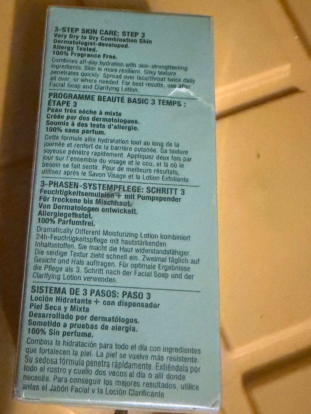 Clinique Dramatically Different Moisture Lotion in sealed box $40 - Picture 5 of 5